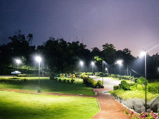 哥伦比亚 30W 一体化太阳能路灯